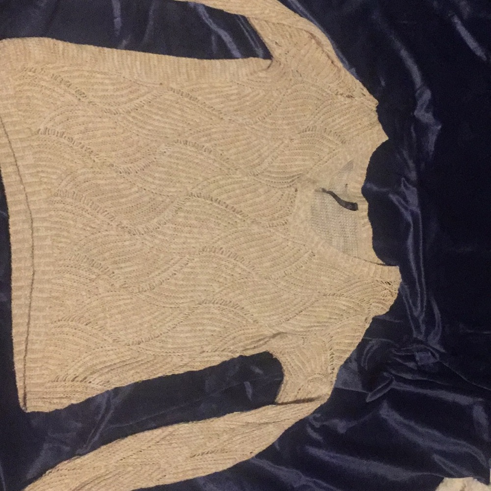 Thin sweater!!